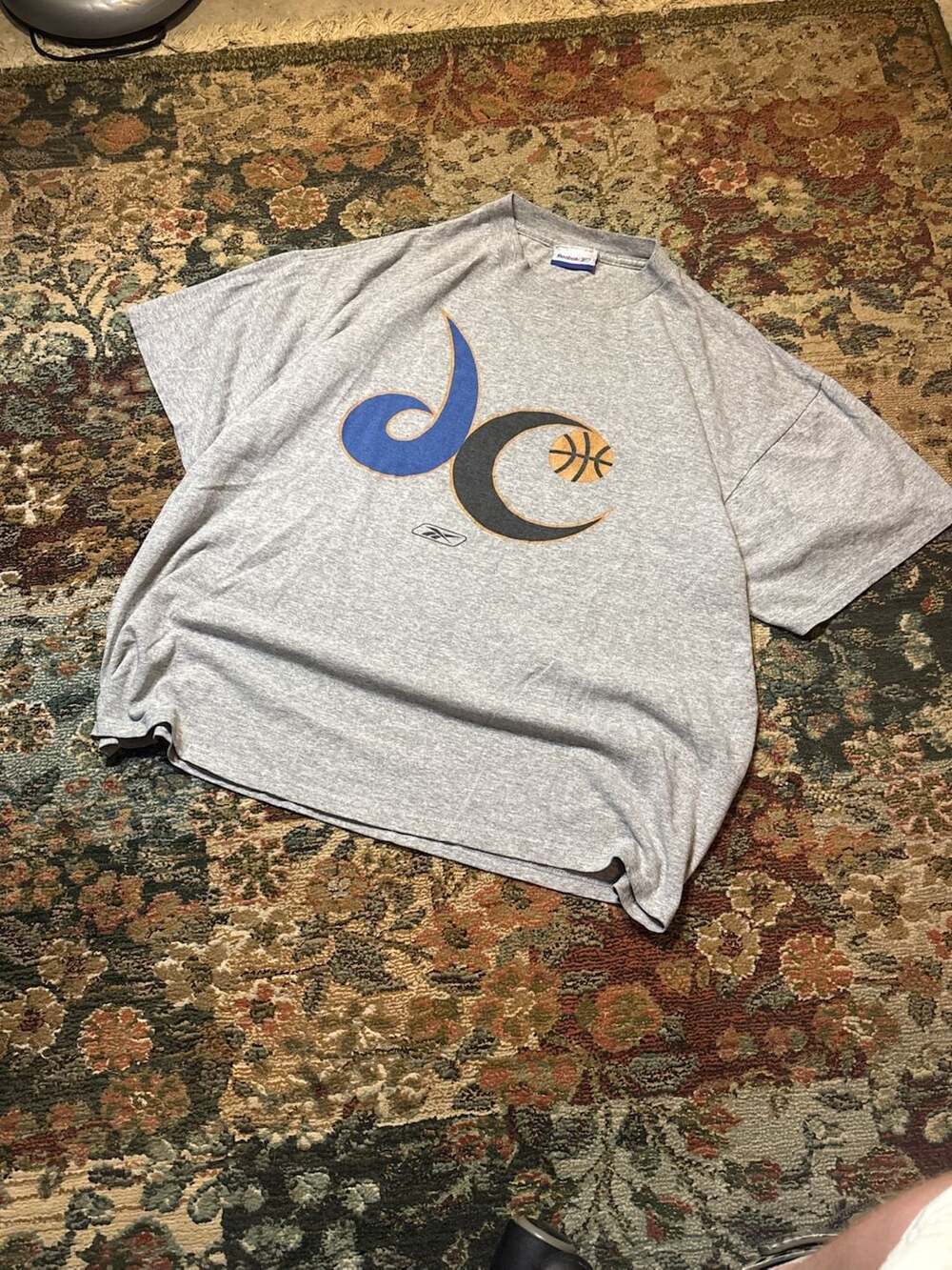 Vintage 90s Reebok DC Basketball Logo Graphic T-Shirt Heather Grey